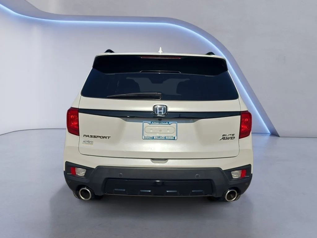 Used 2022 Platinum White Pearl Honda Elite image 4