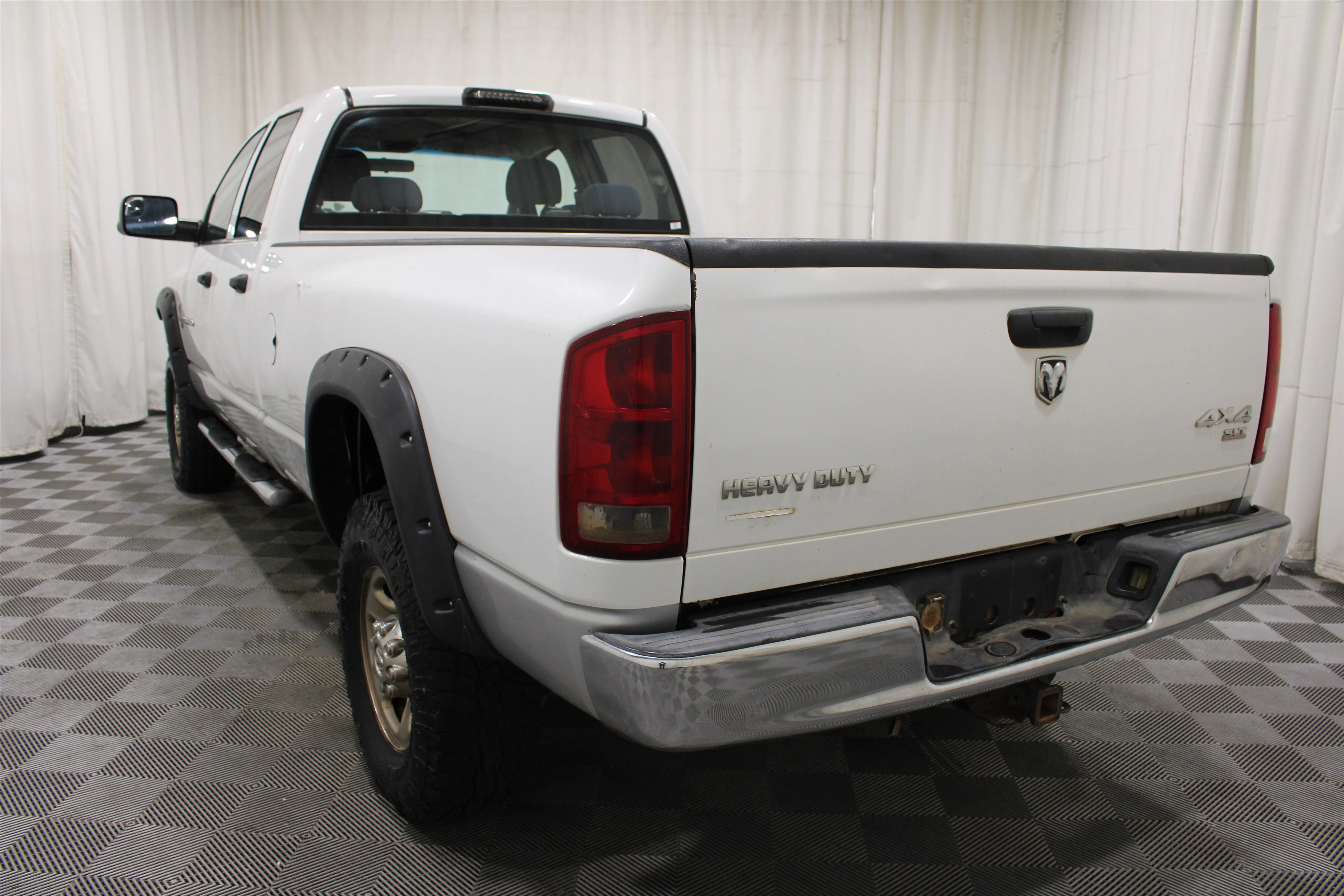 Used 2005 Bright White Dodge SLT image 26