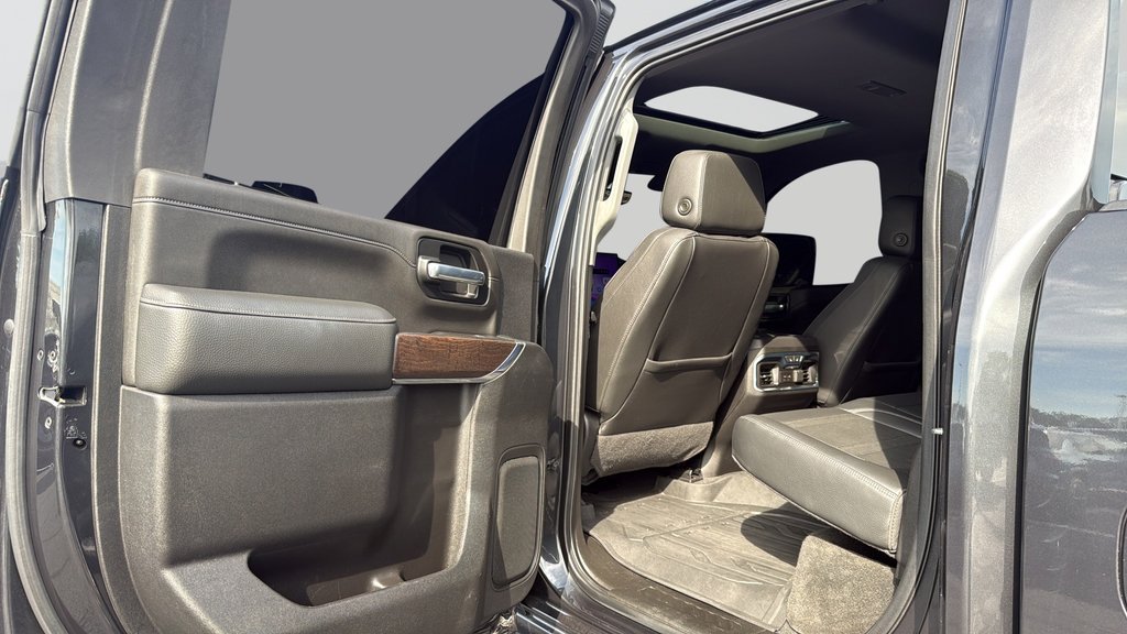 Used 2021 CARBON BLACK METALLIC GMC Denali image 39