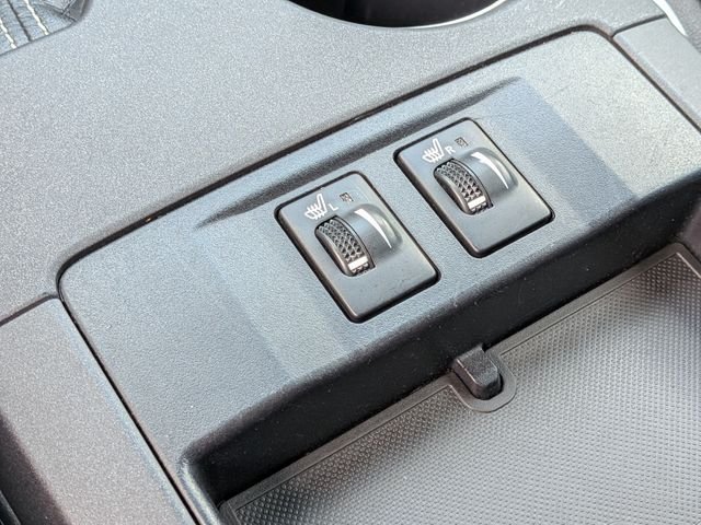 Used 2015 Silver Toyota XLE image 30