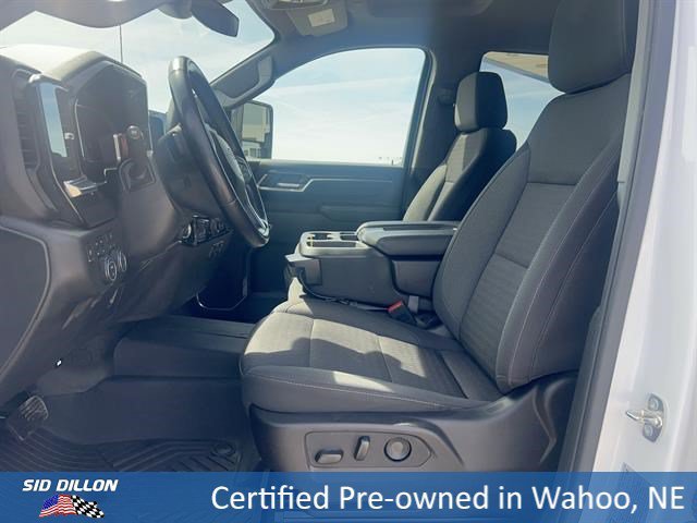 Used 2024 Summit White Chevrolet LT image 9