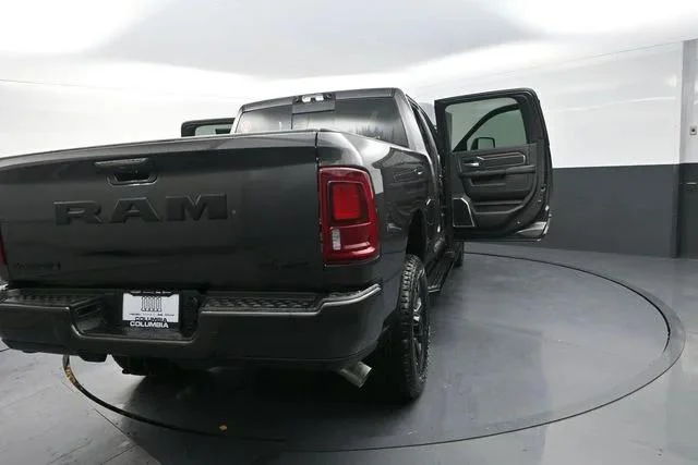 New 2026 Granite Crystal Metallic Clear-Coat Exterior Paint RAM LARAMIE image 35