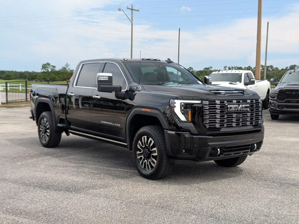 Used 2025 Black GMC Denali Ultimate image 7