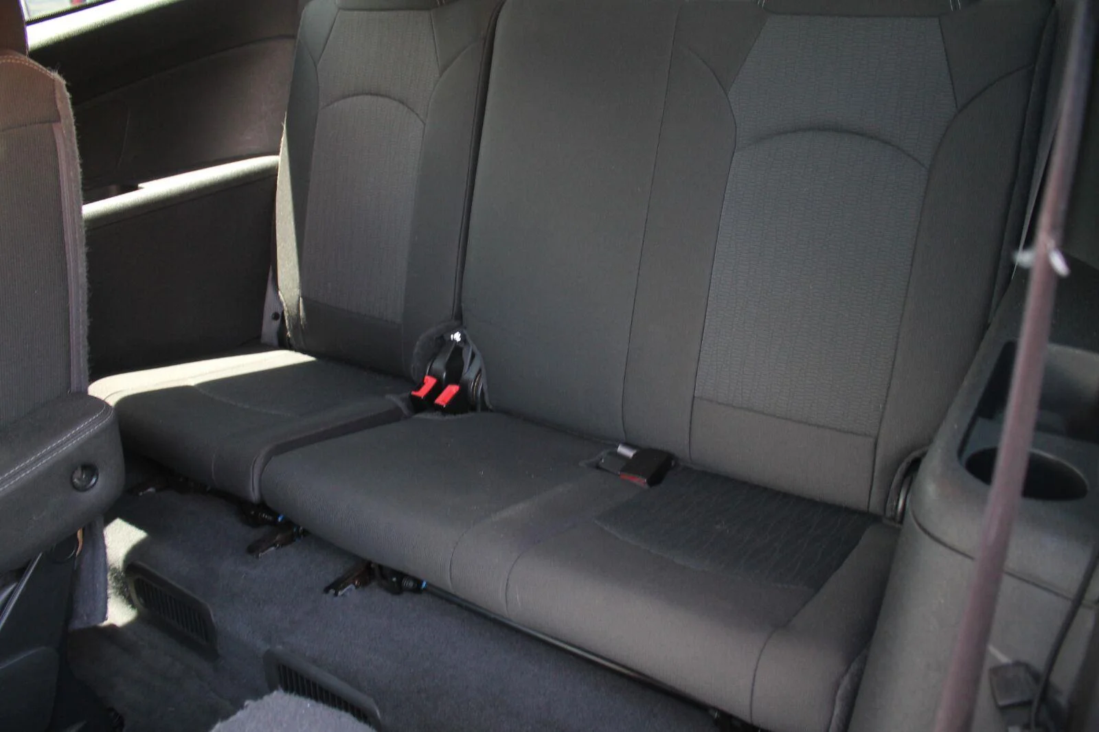 Used 2016 TUNGSTEN METALLIC Chevrolet LT image 27