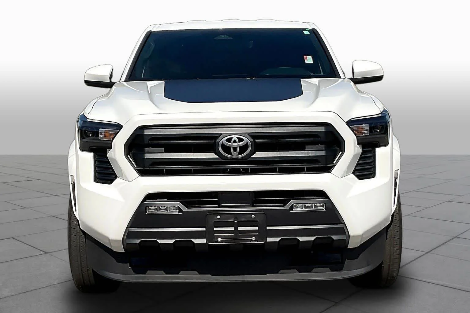 Used 2025 Ice Cap Toyota SR5 image 4