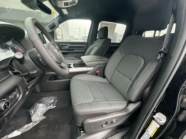 New 2026 Diamond Black Crystal Pearl-Coat Exterior Paint RAM Big Horn/Lone Star image 13