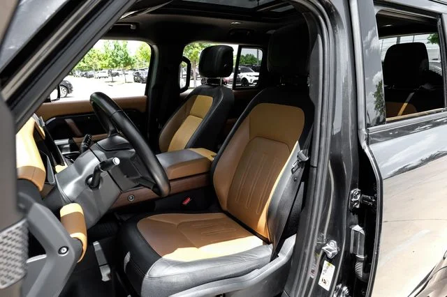 Used 2024 Santorini Black Metallic Land Rover X image 42