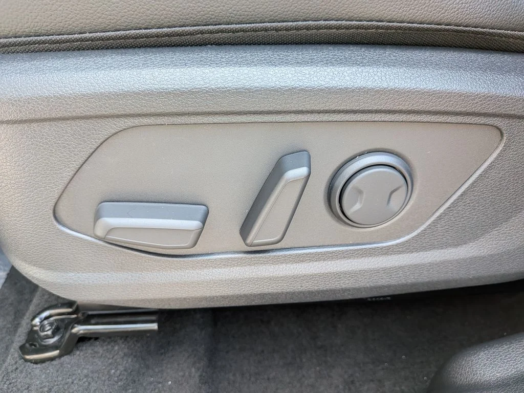 New 2026 White Pearl Kia EX image 41