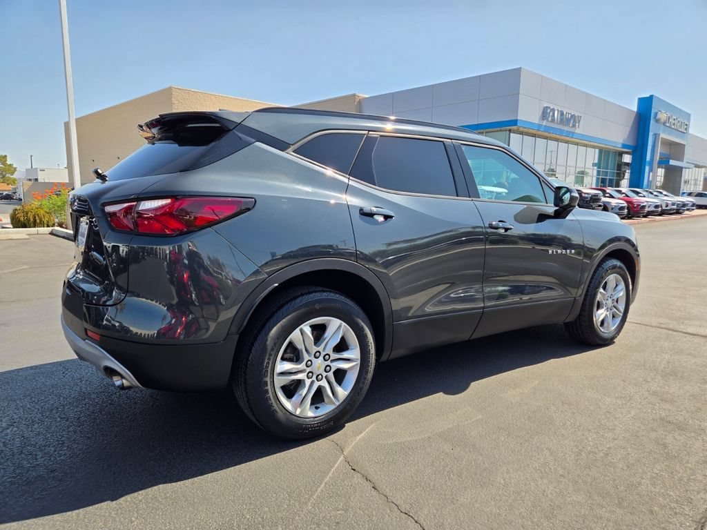 Used 2020 GRAPHITE METALLIC Chevrolet LT image 6