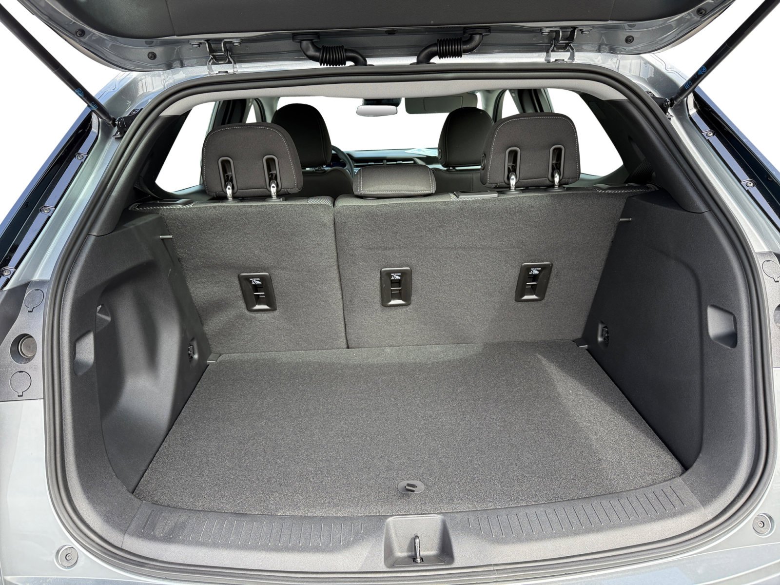 New 2027 Sterling Grey Metallic Chevrolet LT image 17