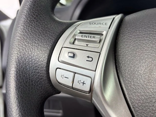 Used 2018 White Nissan 2.5 S image 27