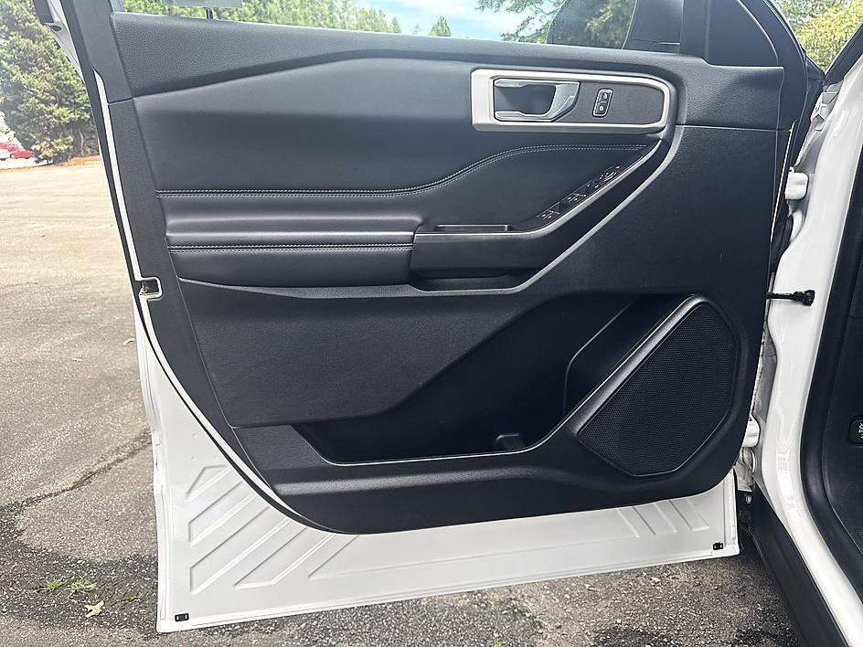 Used 2020 White Metallic Ford XLT image 9