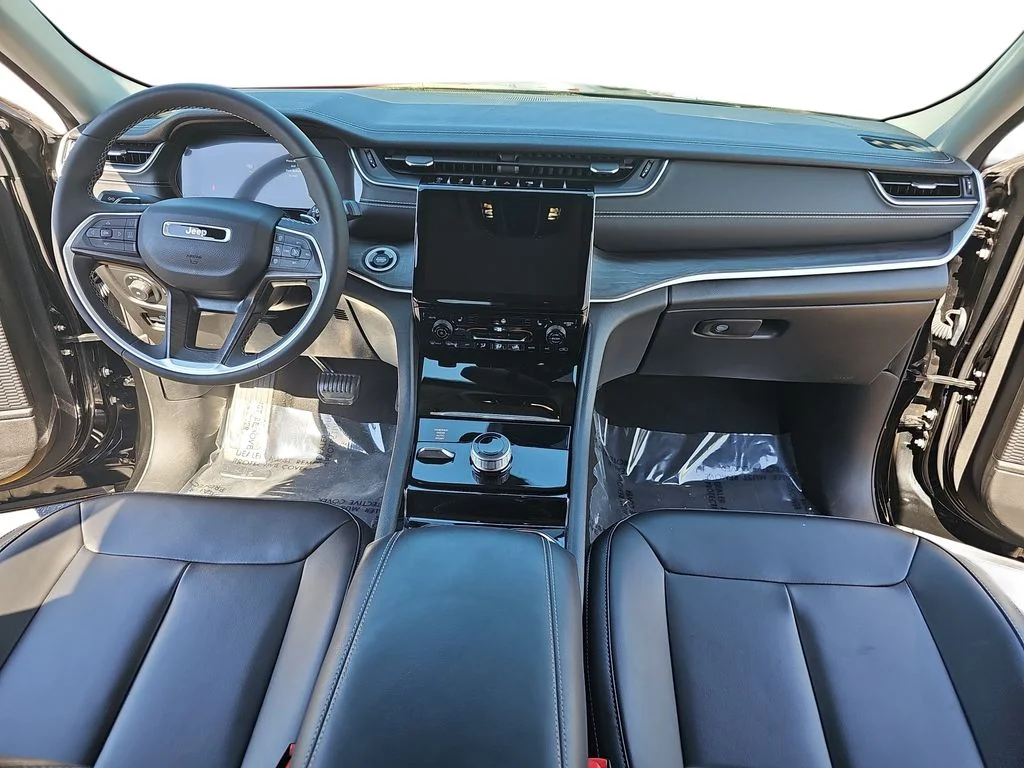 Used 2023 Black Jeep Limited image 9