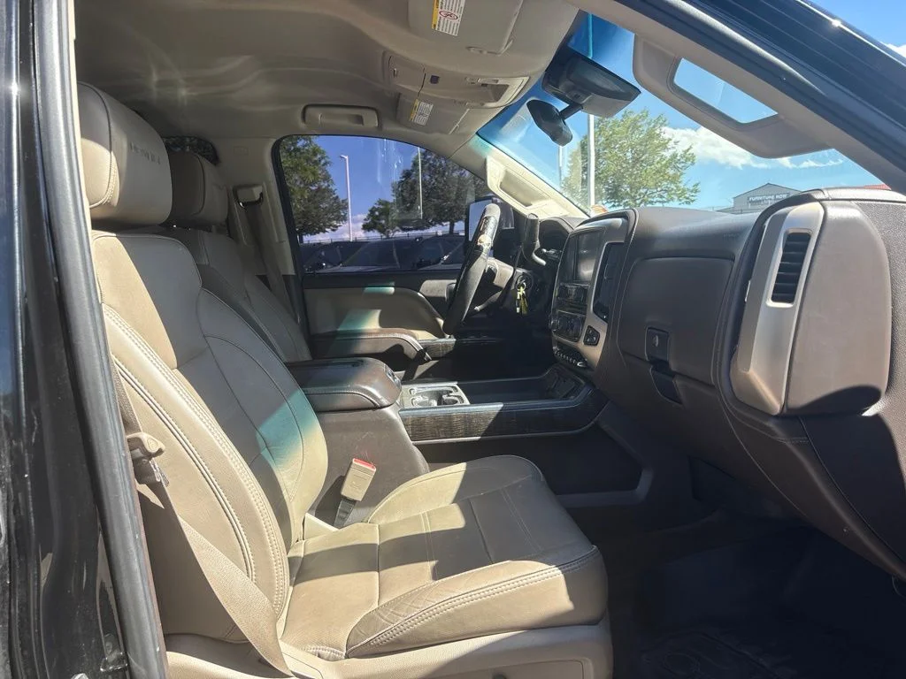 Used 2016 Onyx Black GMC Denali image 29