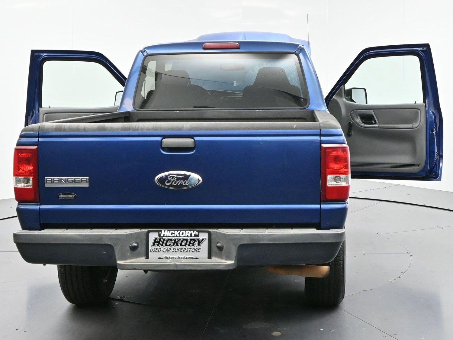 Used 2008  Ford XL image 29