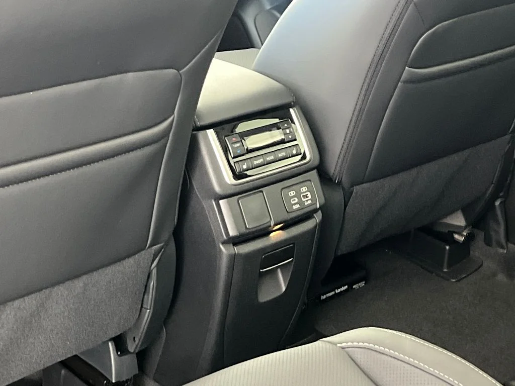 New 2026 SAPPHIRE BLUE PEARL Subaru Limited 7-Passenger image 36