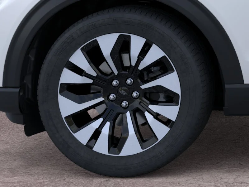 New 2026 Star White Metallic Tri-Coat Ford Platinum™ image 56