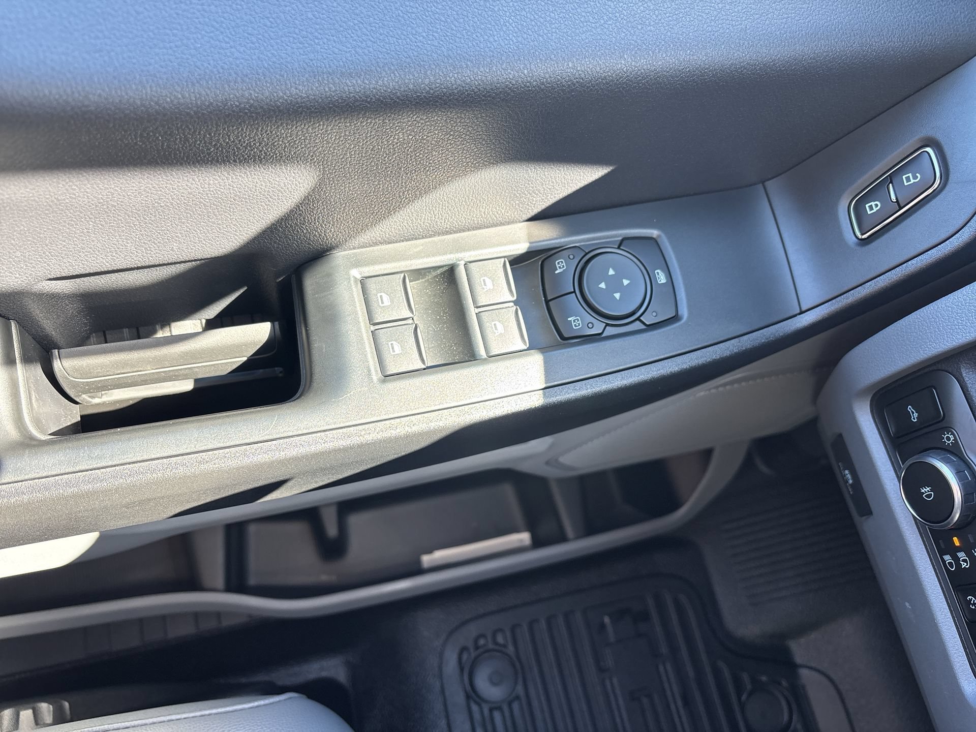 New 2027 Oxford White Ford F-350® XL image 14