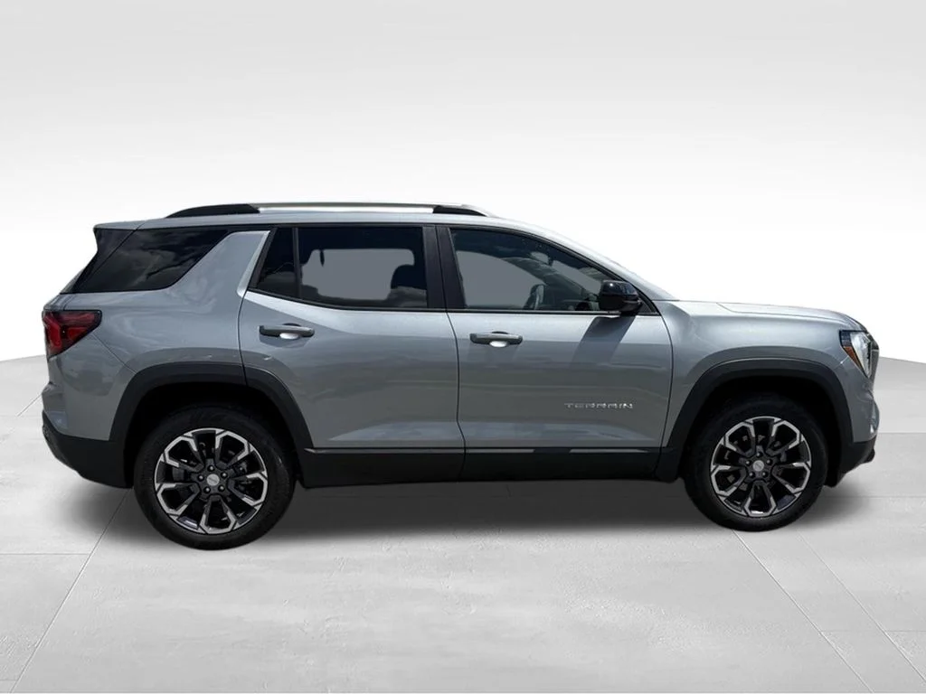 Used 2025 Silver GMC Elevation image 27