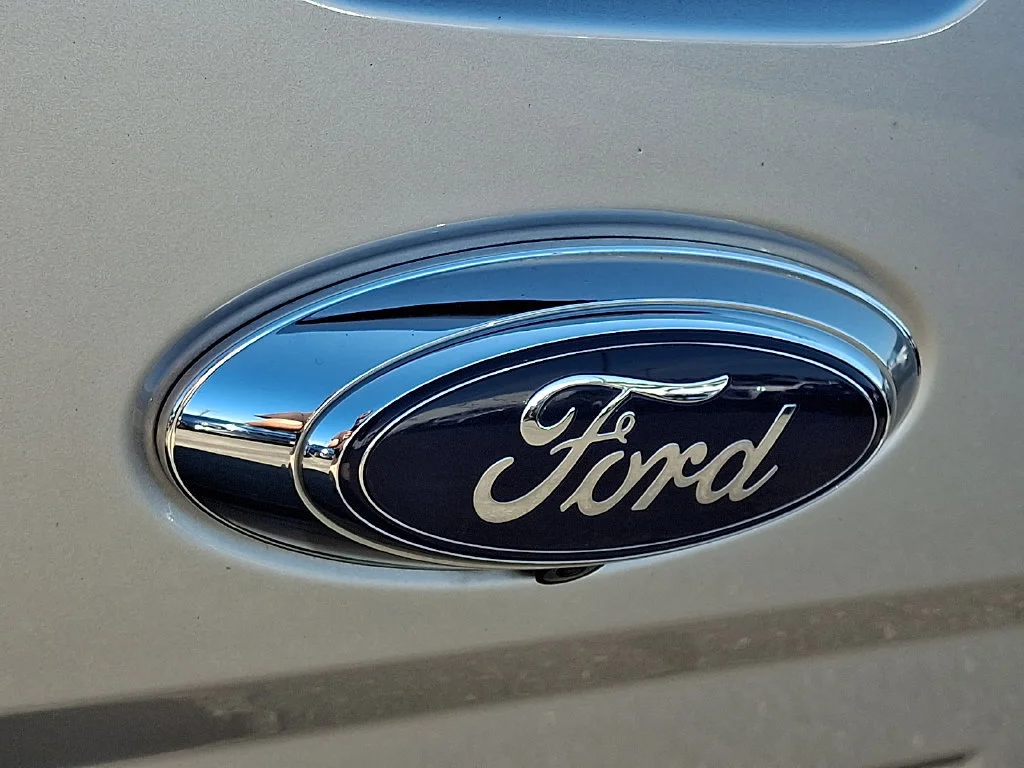 Used 2020 Iconic Silver Met Ford XL image 32