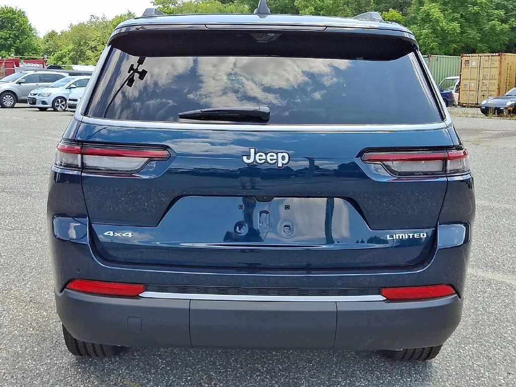 New 2026 Fathom Blue Pearl-Coat Exterior Paint Jeep Limited image 7