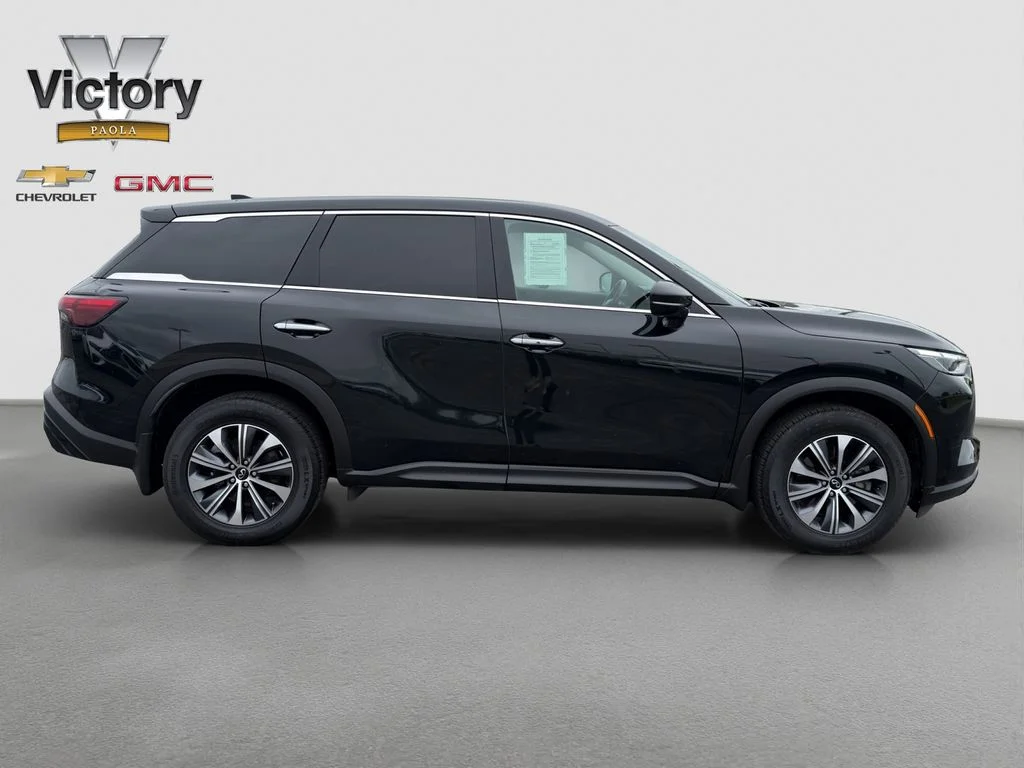 Used 2024 Black INFINITI PURE image 7