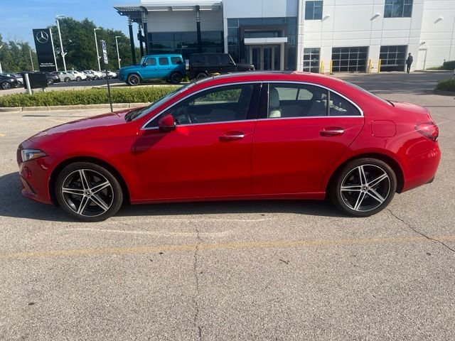 Used 2019 Jupiter Red Mercedes-Benz A 220 image 5