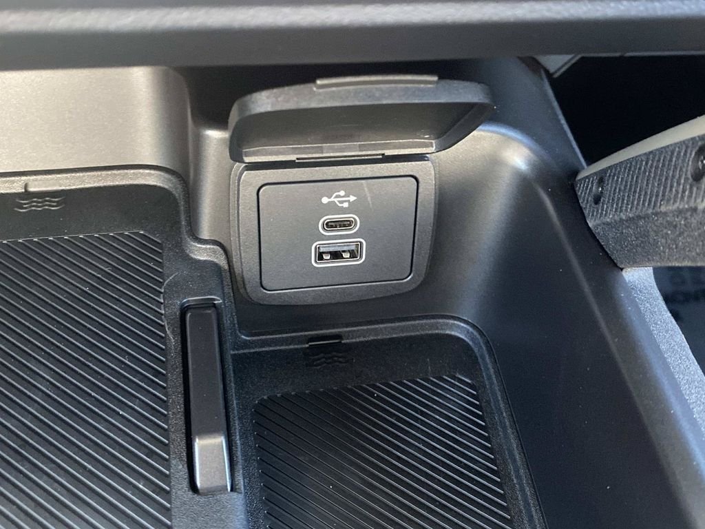 New 2026 Velocity Blue Metallic Ford Badlands® image 19