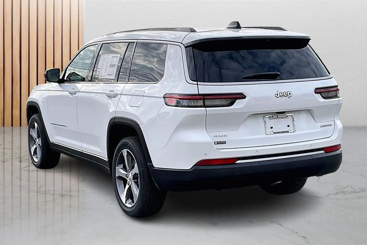 New 2026 Bright White Clear-Coat Exterior Paint Jeep Limited image 7