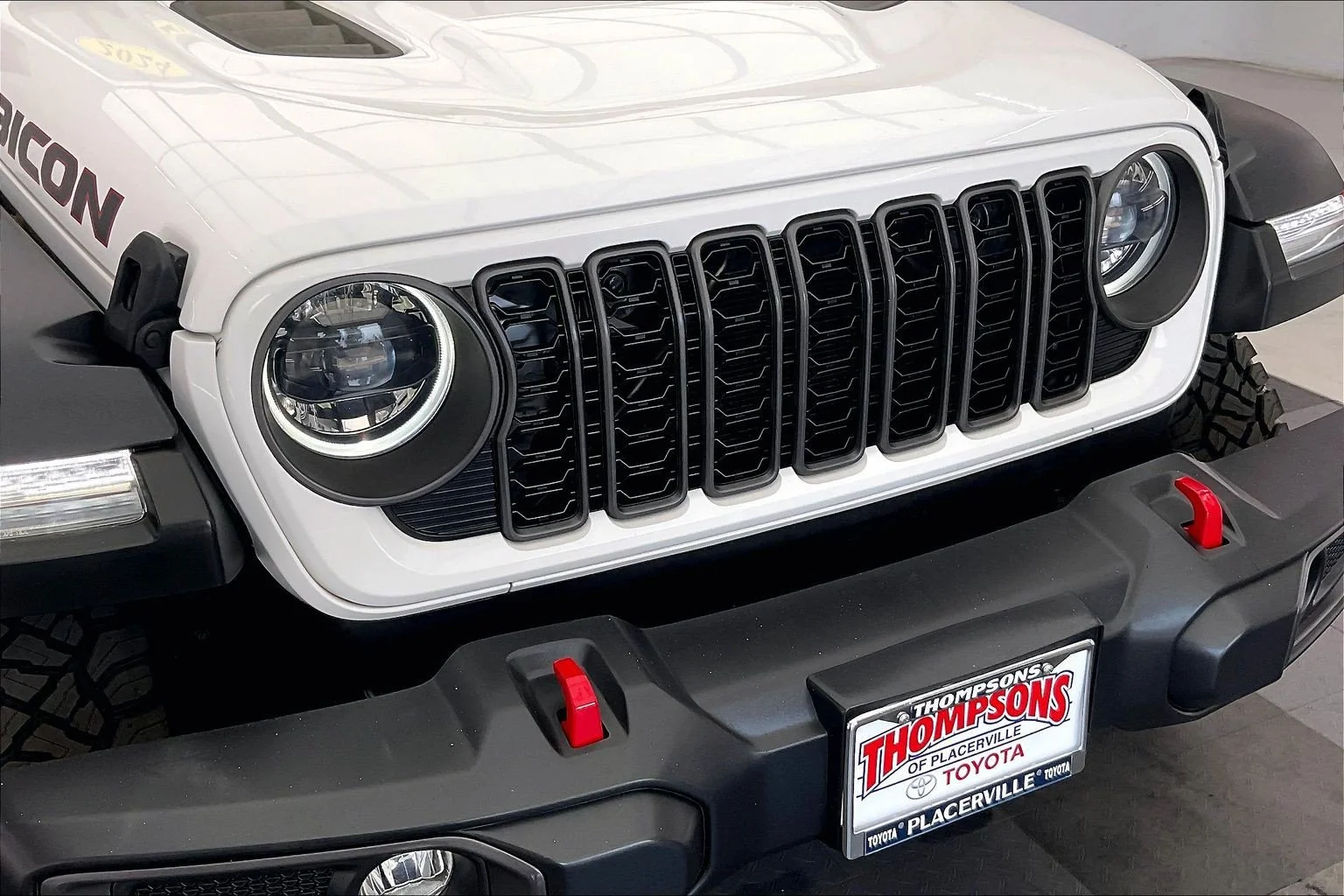 Used 2024 Bright White Clearcoat Jeep Rubicon image 31