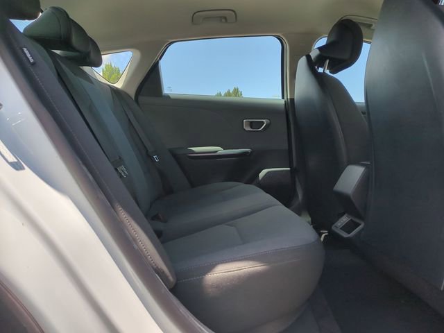 Used 2025 White Kia LXS image 32