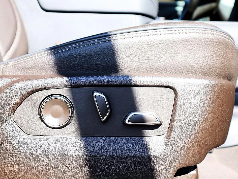 Used 2023 Pearl Beige Metallic GMC Denali image 23