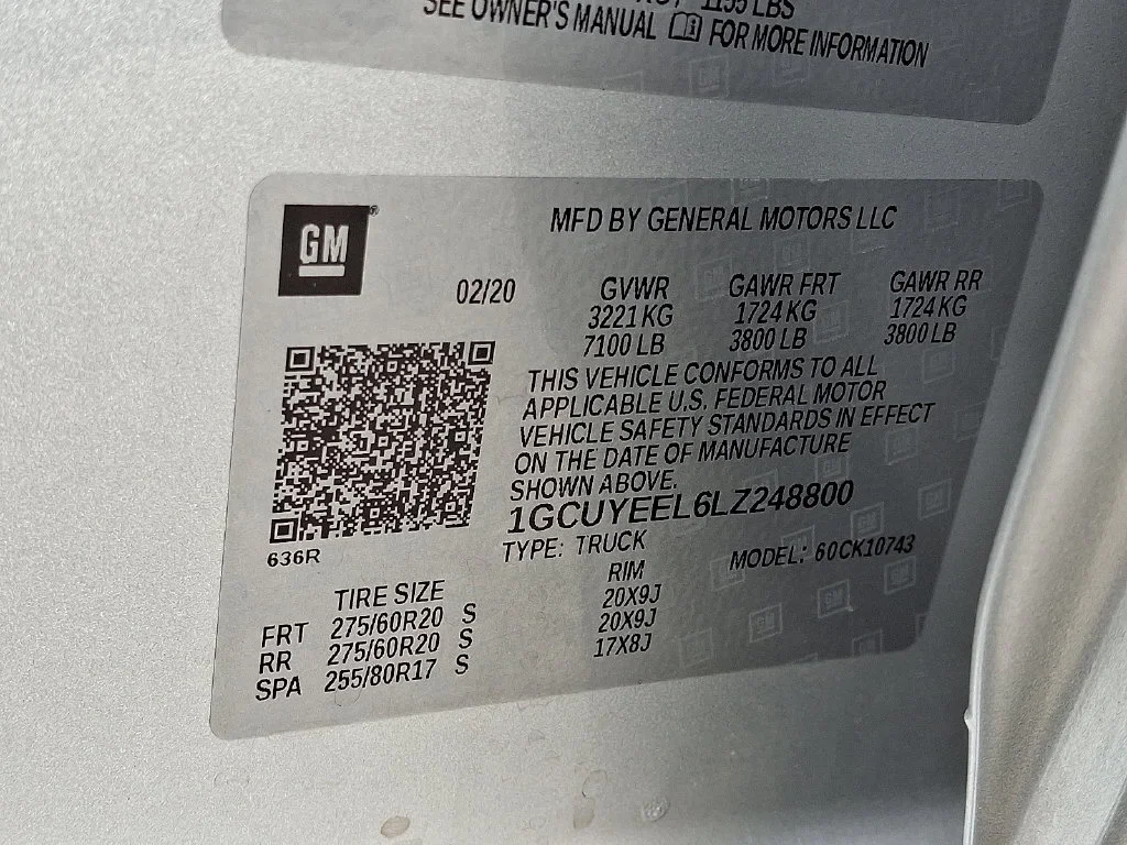 Used 2020 Silver Ice Metallic Chevrolet RST image 28