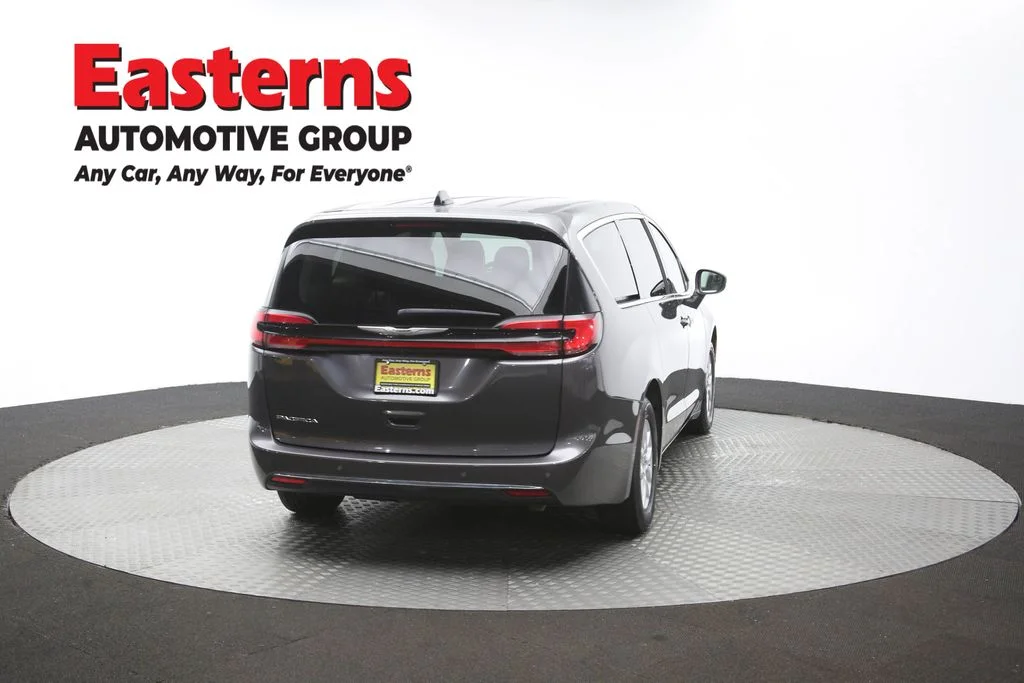 Used 2023 Gray Chrysler Touring L image 40