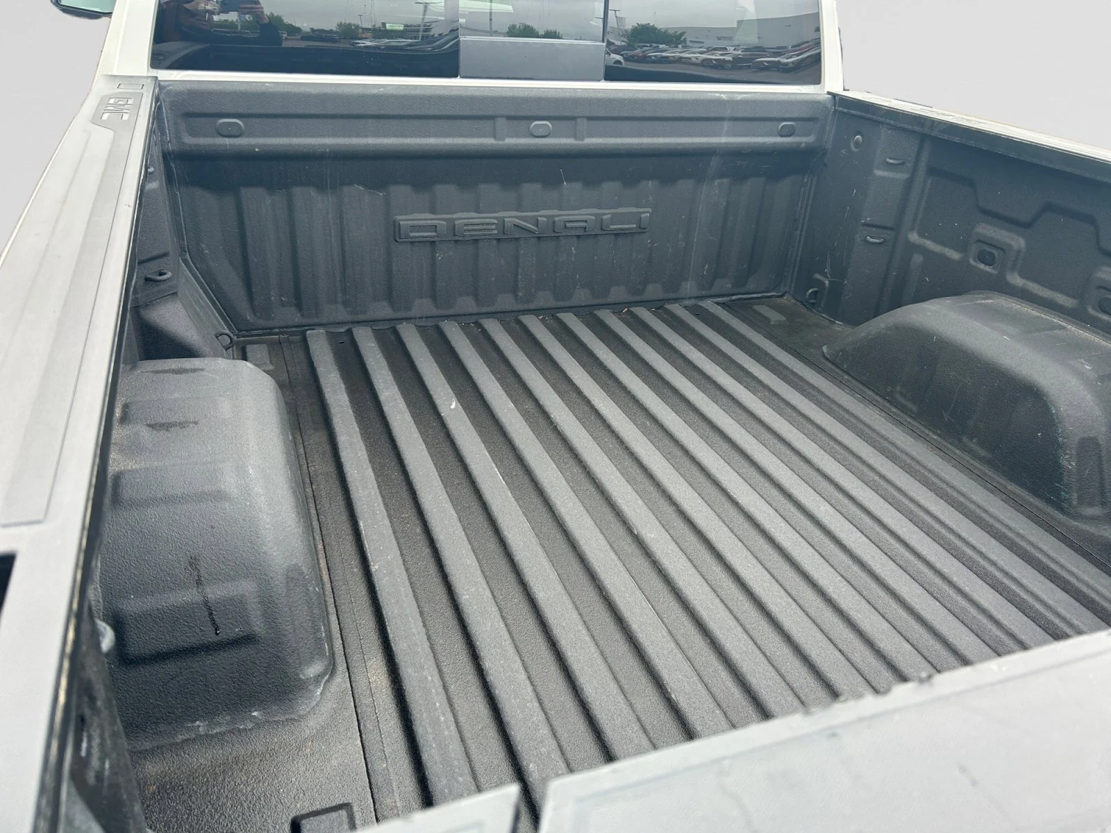 Used 2023 White GMC Denali Crew Cab image 10