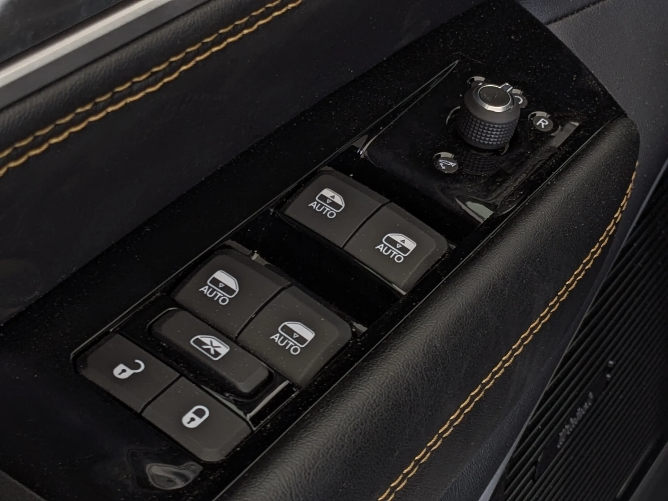 New 2026 White Jeep 85th Anniversary - - McIntosh 19 Spkr Audio - 3 Panel Sunroof - 22 Wheels - Surround View & More! image 12
