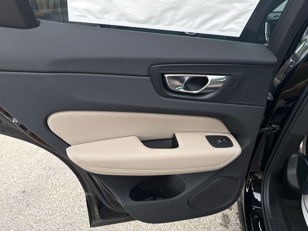New 2026 Black Volvo T8 Plus image 13