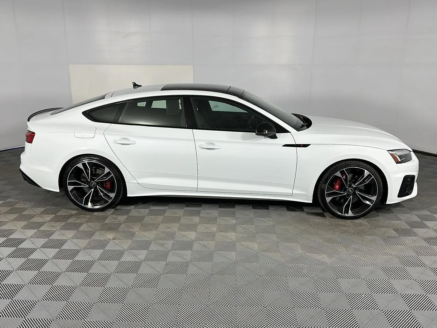Used 2024 Glacier White Metallic Audi Premium Plus image 4