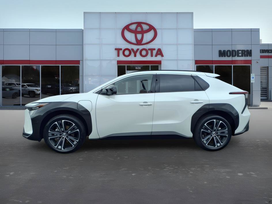 Used 2023 Pearl Toyota Limited image 2
