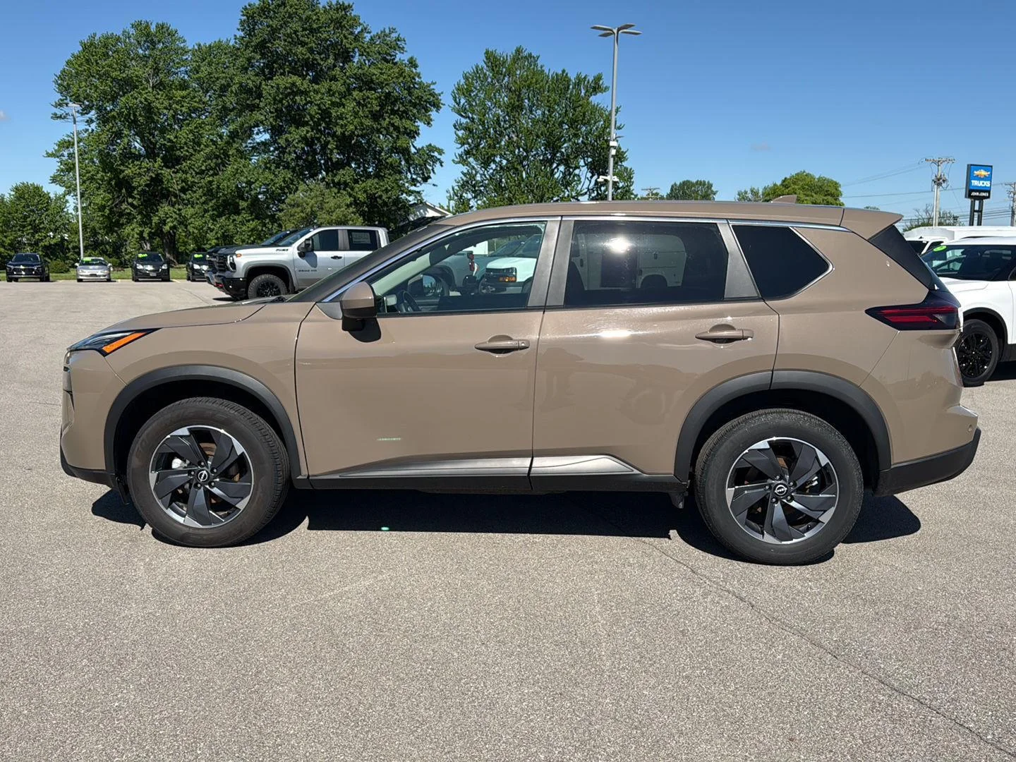 2025 Nissan Rogue SV - Photo 7