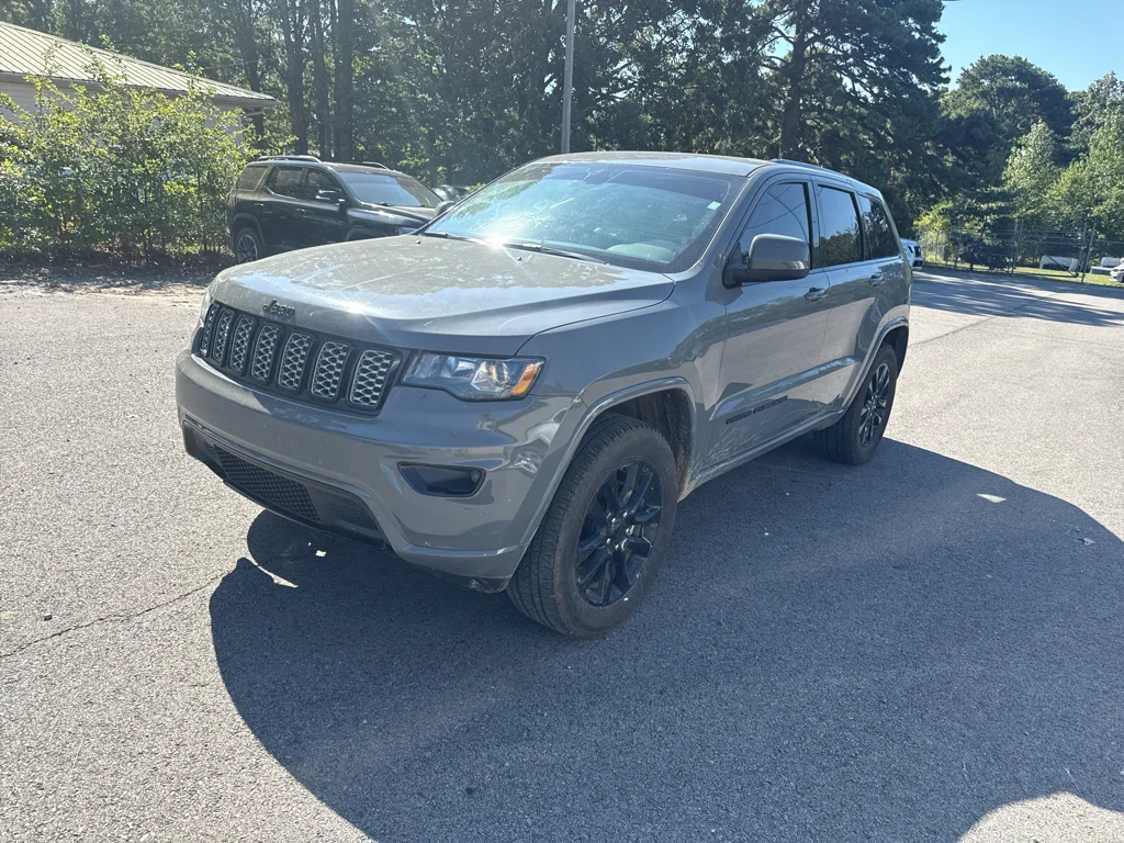 Used 2020 Sting-Gray Clearcoat Jeep Altitude image 1