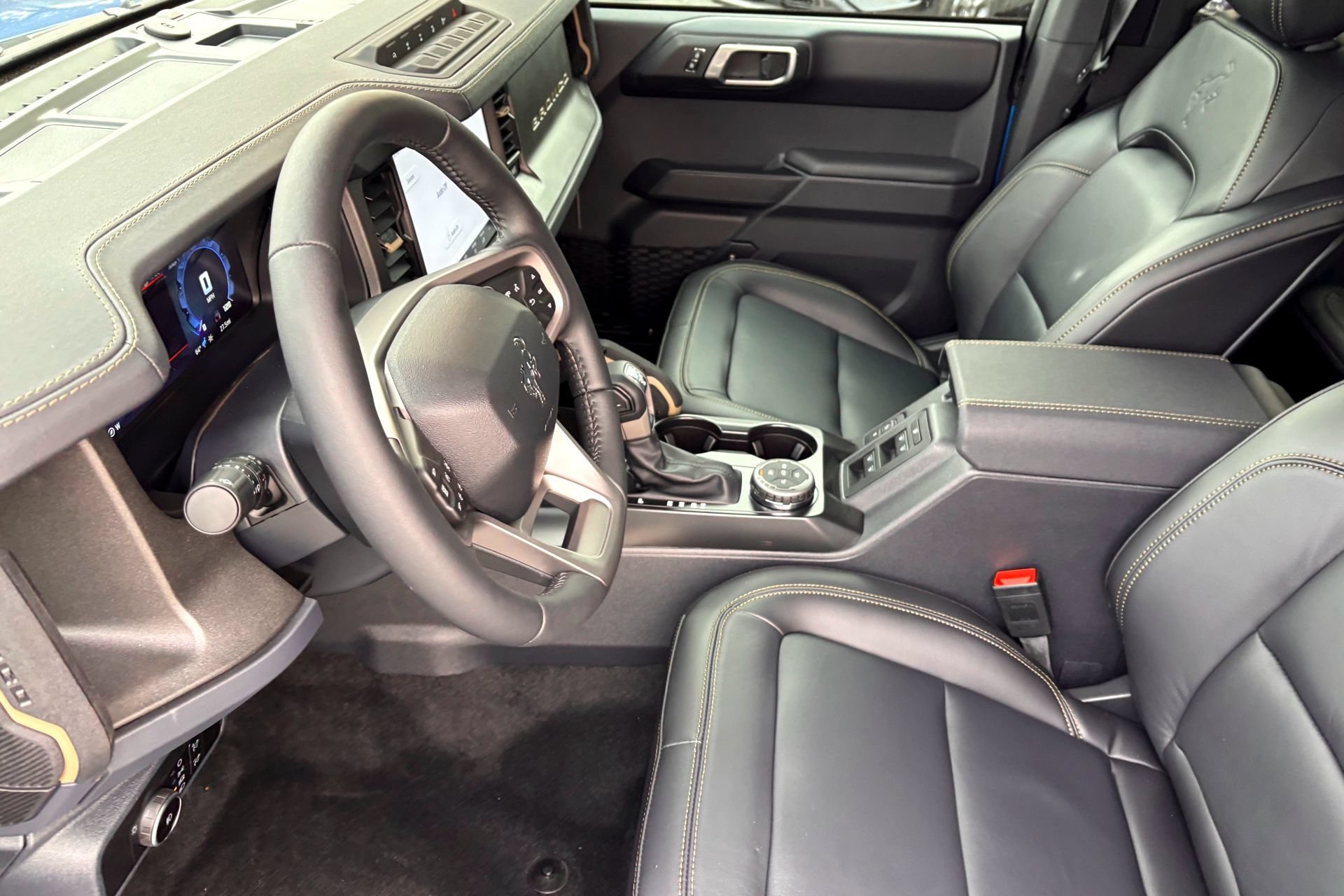 New 2025 Velocity Blue Metallic Ford Badlands image 7