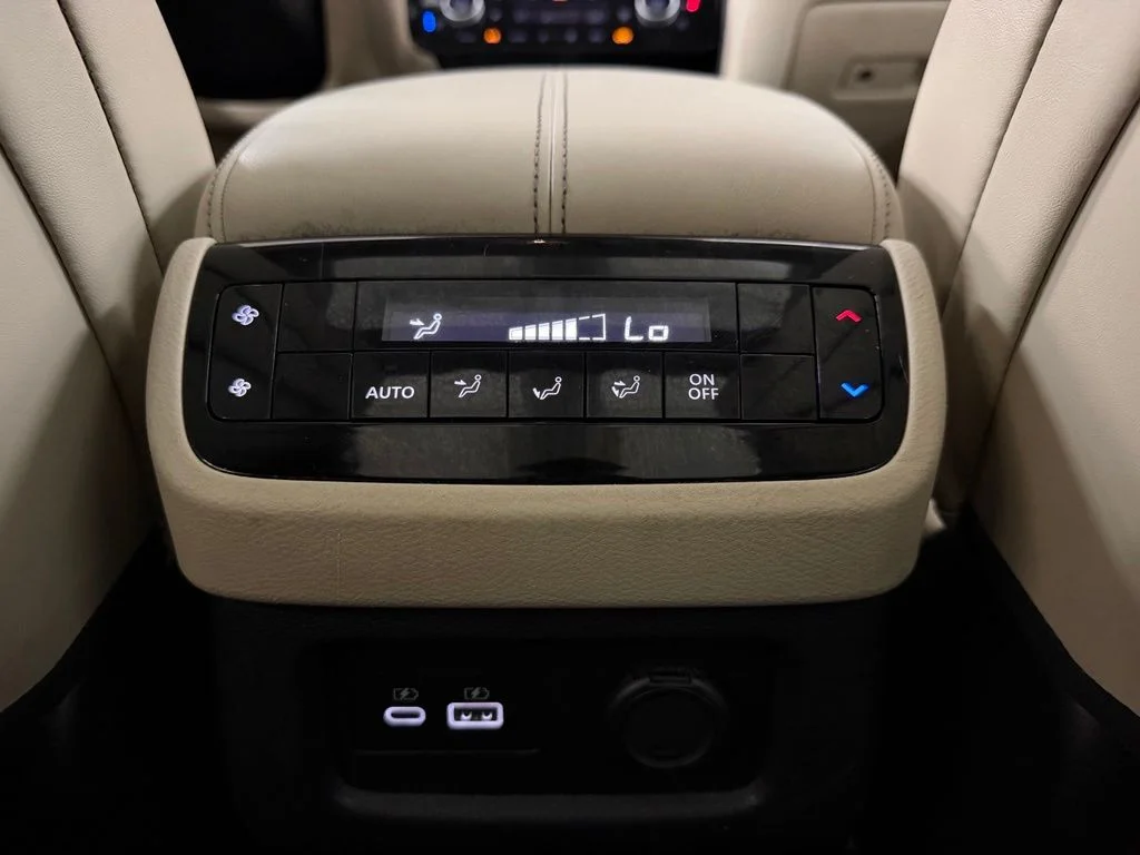 Used 2024 Gray INFINITI LUXE image 32