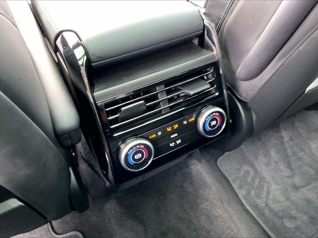Used 2023 Gray Land Rover SE image 27