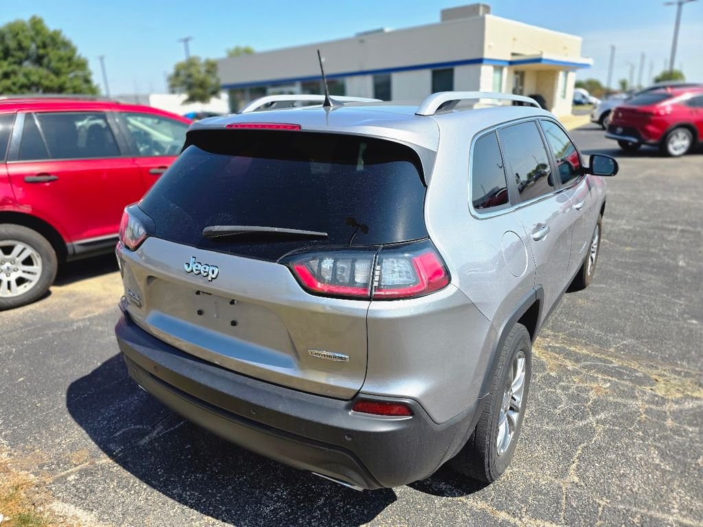Used 2021 Billet Silver Metallic Clearcoat Jeep Latitude Lux image 3