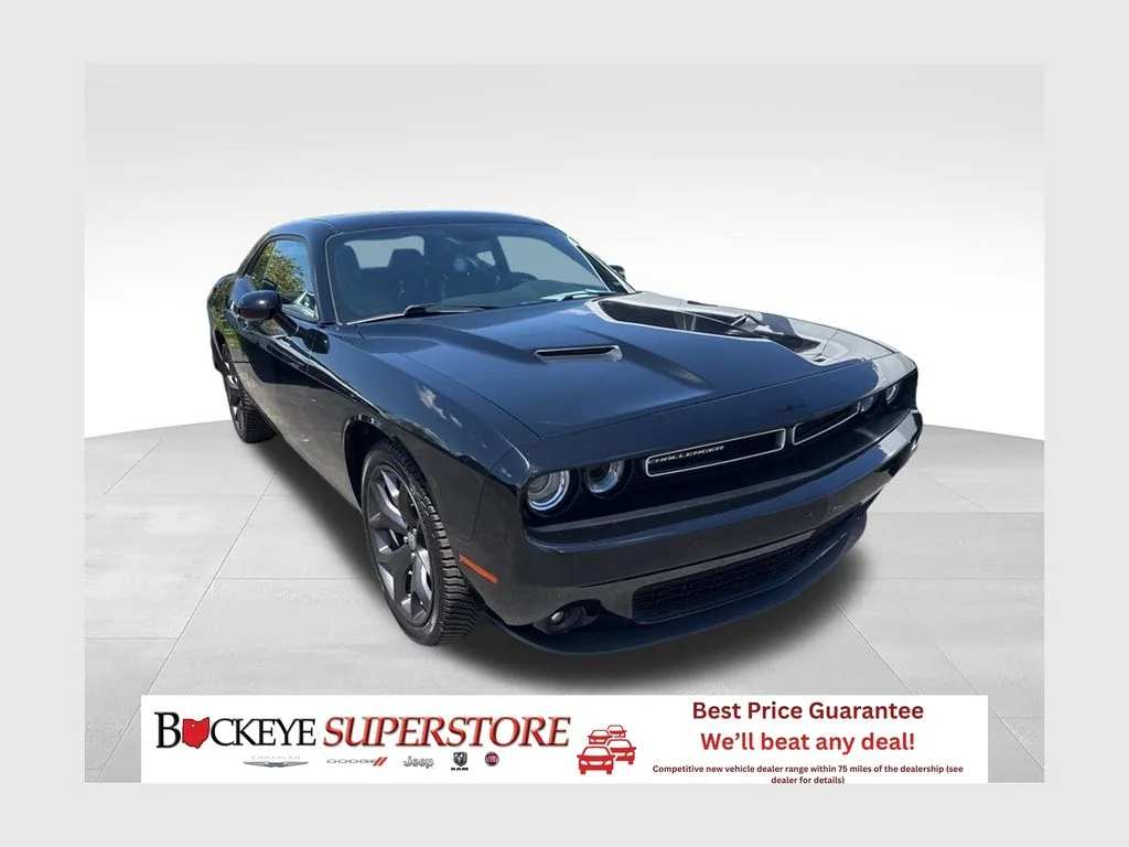 2017 Dodge Challenger SXT Plus's photo