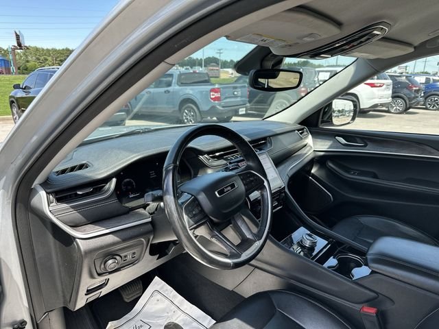 Used 2021 Silver Jeep Limited image 27