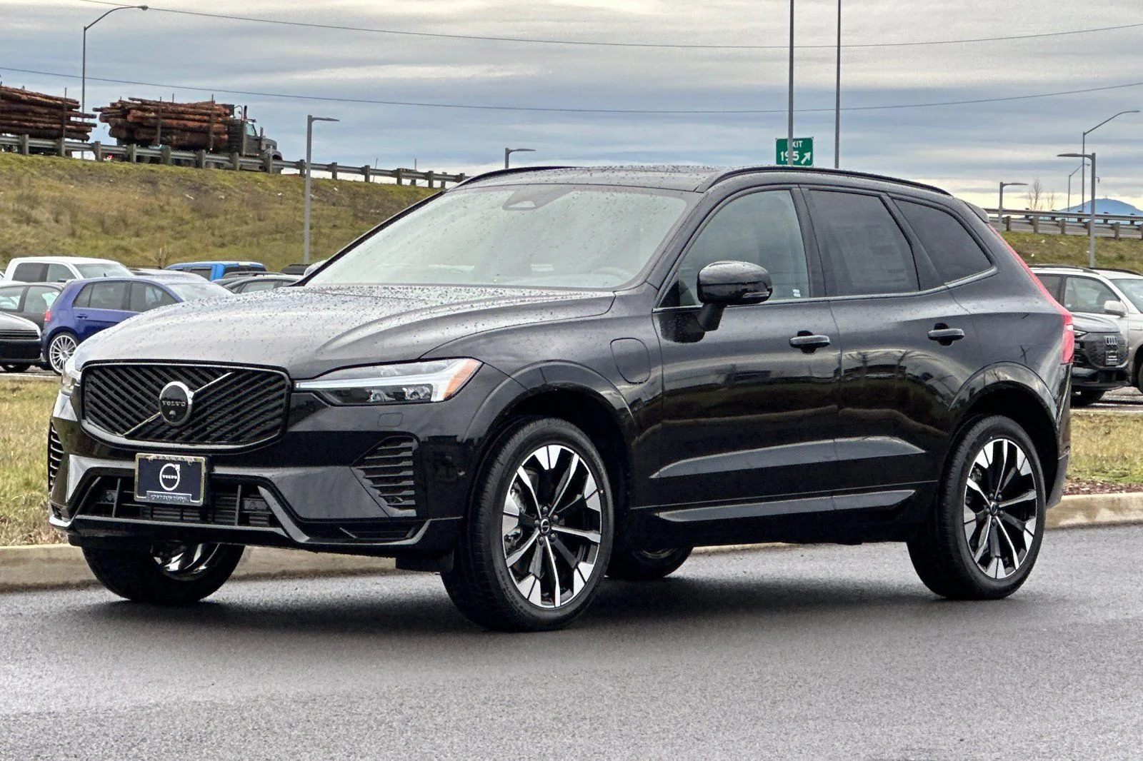 New 2026 Onyx Black Volvo Plus image 7
