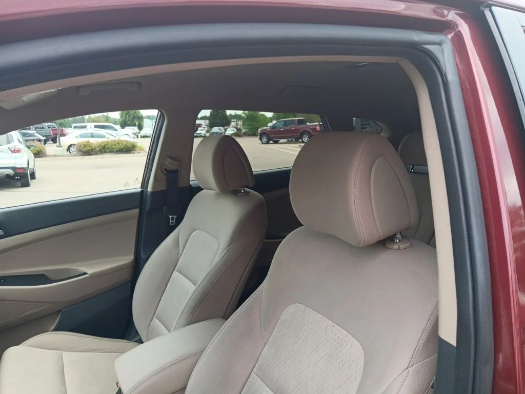 Used 2016 Ruby Wine Hyundai Sport image 28