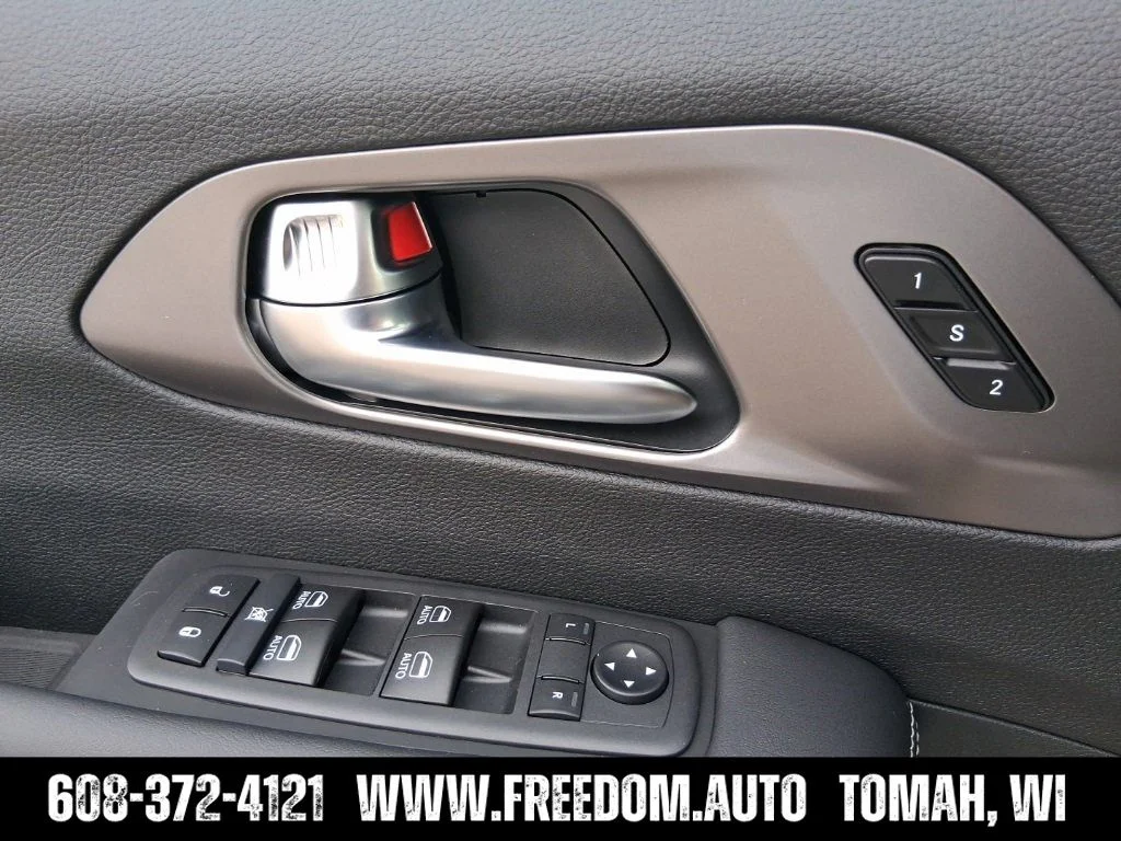 2026 Chrysler Pacifica Select - Photo 34